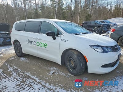 Czwarte zdjęcie samochodu z boku: 2025 CHRYSLER GRAND CARAVAN SXT VIN:2C4RC1ZG1SR611099 - miniatura