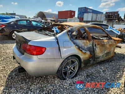 Trzecie zdjęcie samochodu z tyłu: 2011 BMW 335 IS VIN:WBAKG1C58BE618039 - miniatura