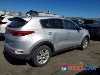 Trzecie zdjęcie samochodu z tyłu: 2017 KIA SPORTAGE LX VIN:KNDPMCAC5H7121235 - miniatura
