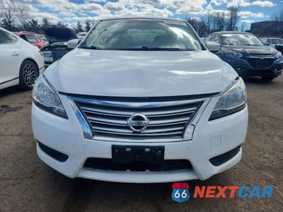 Piąte zdjęcie samochodu w środku: 2015 NISSAN SENTRA S VIN:3N1AB7AP4FY244903 - miniatura