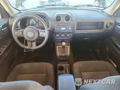 Zdjęcie 8 z 12 samochodu: 2014 JEEP PATRIOT VIN:1C4NJRBB4ED696352 - miniatura