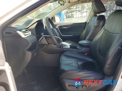 Zdjęcie 7 z 12 samochodu: 2024 TOYOTA RAV4 HYBRID XLE VIN:JTMRWRFV1RD243478 - miniatura