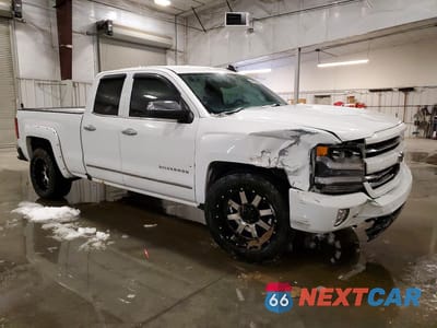 Czwarte zdjęcie samochodu z boku: 2016 CHEVROLET SILVERADO K1500 LTZ VIN:1GCVKSEC7GZ101797 - miniatura