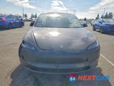 Piąte zdjęcie samochodu w środku: 2025 TESLA MODEL 3 VIN:5YJ3E1EA0SF023966 - miniatura