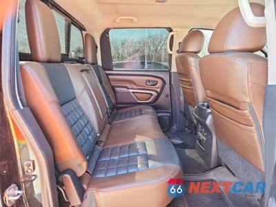 Zdjęcie 10 z 12 samochodu: 2016 NISSAN TITAN XD PLATINUM RESERVE VIN:1N6BA1F47GN504352 - miniatura