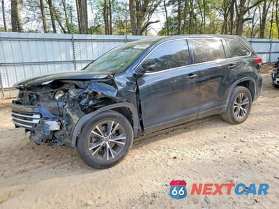 2018 TOYOTA HIGHLANDER LE PLUS 5TDZZRFH2JS247582 - główne zdjęcie licytacji z USA - miniatura