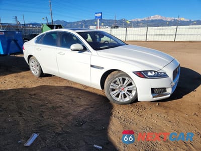 Czwarte zdjęcie samochodu z boku: 2016 JAGUAR XF PREMIUM VIN:SAJBJ4BV6GCY21121 - miniatura