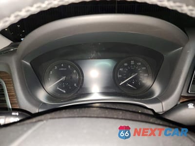 Zdjęcie 9 z 14 samochodu: 2018 GENESIS G80 3.8 VIN:KMHGN4JE2JU230887 - miniatura