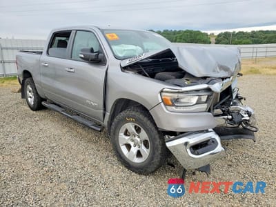Czwarte zdjęcie samochodu z boku: 2019 RAM 1500 BIG HORN VIN:1C6SRFFT4KN888655 - miniatura