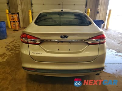 Zdjęcie 6 z 12 samochodu: 2017 FORD FUSION S VIN:3FA6P0G79HR392910 - miniatura