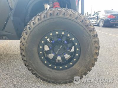 Zdjęcie 9 z 10 samochodu: 2019 POLARIS RZR XP 4 1000 EPS VIN:3NSVFE993KH843877 - miniatura