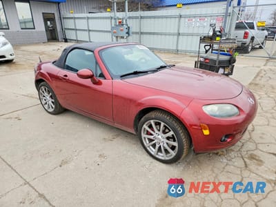 Czwarte zdjęcie samochodu z boku: 2006 MAZDA MX-5 MIATA VIN:JM1NC25F960119258 - miniatura