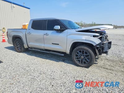 Czwarte zdjęcie samochodu z boku: 2023 TOYOTA TUNDRA LIMITED VIN:5TFJA5DB3PX087632 - miniatura