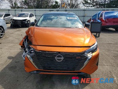 Piąte zdjęcie samochodu w środku: 2024 NISSAN SENTRA SR VIN:3N1AB8DV4RY360297 - miniatura