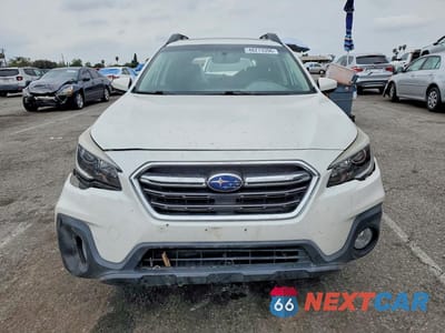 Piąte zdjęcie samochodu w środku: 2018 SUBARU OUTBACK 2.5I PREMIUM VIN:4S4BSADC2J3375137 - miniatura