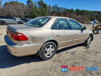 Trzecie zdjęcie samochodu z tyłu: 2000 HONDA ACCORD EX VIN:1HGCG6679YA146632 - miniatura