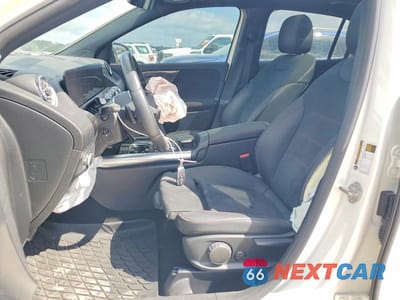 Zdjęcie 7 z 13 samochodu: 2022 MERCEDES-BENZ GLA 250 4MATIC VIN:W1N4N4HB3NJ409202 - miniatura
