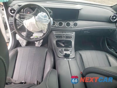 Zdjęcie 8 z 13 samochodu: 2018 MERCEDES-BENZ E 300 4MATIC VIN:WDDZF4KB3JA399399 - miniatura