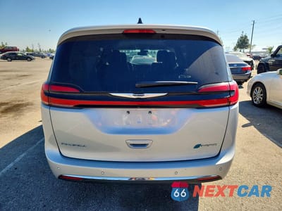 Zdjęcie 6 z 13 samochodu: 2024 CHRYSLER PACIFICA HYBRID SELECT VIN:2C4RC1S73RR150394 - miniatura