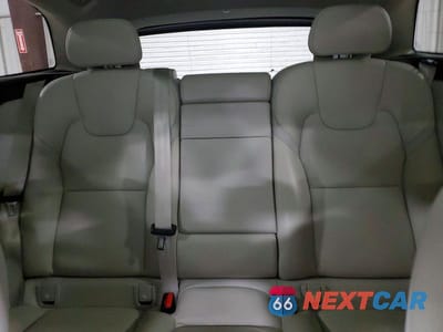 Zdjęcie 10 z 13 samochodu: 2020 VOLVO XC60 T8 MOMENTUM VIN:YV4BR0DK7L1516359 - miniatura