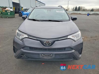 Piąte zdjęcie samochodu w środku: 2018 TOYOTA RAV4 LE VIN:JTMBFREVXJJ726749 - miniatura