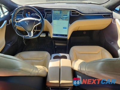 Zdjęcie 8 z 11 samochodu: 2015 TESLA MODEL S VIN:5YJSA1E40FF114985 - miniatura