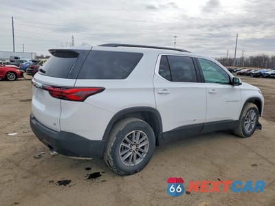 Trzecie zdjęcie samochodu z tyłu: 2023 CHEVROLET TRAVERSE LT VIN:1GNERHKW3PJ126540 - miniatura