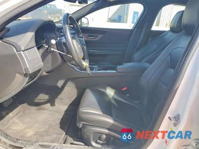 Zdjęcie 7 z 12 samochodu: 2017 JAGUAR XF R - SPORT VIN:SAJBF4BV6HCY34664 - miniatura