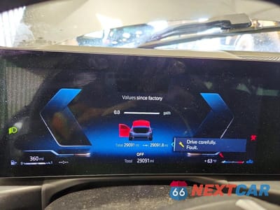 Zdjęcie 9 z 12 samochodu: 2023 BMW 330XI VIN:3MW89FF02P8D06830 - miniatura