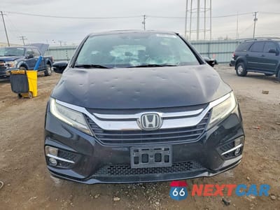 Piąte zdjęcie samochodu w środku: 2018 HONDA ODYSSEY TOURING VIN:5FNRL6H82JB043656 - miniatura