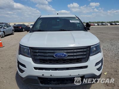 Piąte zdjęcie samochodu w środku: 2017 FORD EXPLORER POLICE INTERCEPTOR VIN:1FM5K8AR4HGB22936 - miniatura