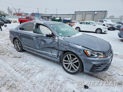 Czwarte zdjęcie samochodu z boku: 2017 VOLKSWAGEN PASSAT R-LINE VIN:1VWDT7A33HC067015 - miniatura