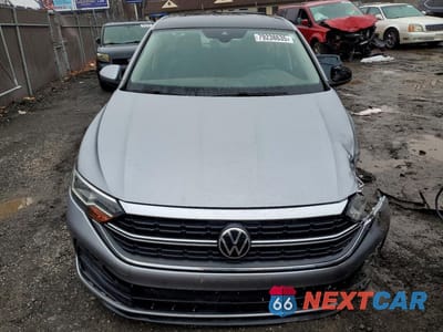 Piąte zdjęcie samochodu w środku: 2022 VOLKSWAGEN JETTA SE VIN:3VW7M7BU6NM012604 - miniatura