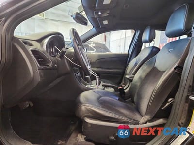 Zdjęcie 7 z 11 samochodu: 2012 CHRYSLER 200 S VIN:1C3CCBHGXCN162442 - miniatura