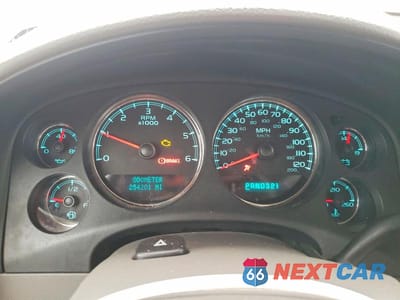 Zdjęcie 9 z 11 samochodu: 2008 CHEVROLET SILVERADO K1500 VIN:2GCEK13MX81142604 - miniatura