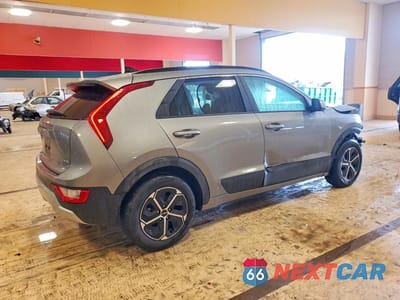 Trzecie zdjęcie samochodu z tyłu: 2024 KIA NIRO LX VIN:KNDCP3LE7R5155632 - miniatura