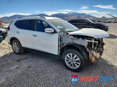 Czwarte zdjęcie samochodu z boku: 2020 NISSAN ROGUE SV VIN:KNMAT2MV6LP517845 - miniatura