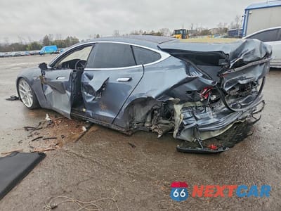 Drugie zdjęcie samochodu z przodu: 2013 TESLA MODEL S VIN:5YJSA1CN4DFP20802 - miniatura