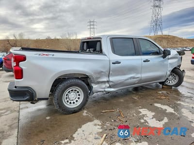 Trzecie zdjęcie samochodu z tyłu: 2020 CHEVROLET SILVERADO K1500 VIN:1GCPYAEH6LZ299702 - miniatura