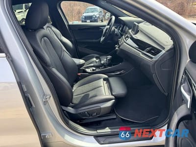Piąte zdjęcie samochodu w środku: 2018 BMW X2 XDRIVE28I VIN:WBXYJ5C38JEF71507 - miniatura