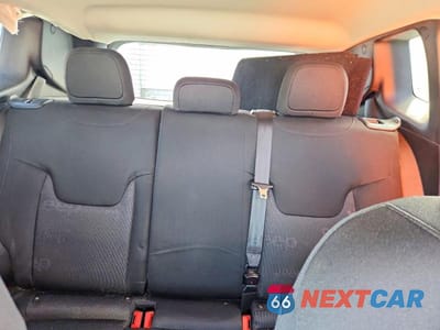 Zdjęcie 10 z 12 samochodu: 2017 JEEP RENEGADE SPORT VIN:ZACCJBAB2HPF78855 - miniatura