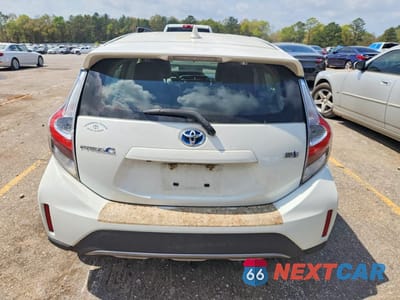 Zdjęcie 6 z 12 samochodu: 2018 TOYOTA PRIUS C FOUR VIN:JTDKDTB38J1608074 - miniatura