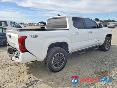 Trzecie zdjęcie samochodu z tyłu: 2024 TOYOTA TACOMA TRD SPORT VIN:3TMLB5JN1RM057588 - miniatura