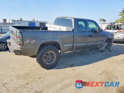 Trzecie zdjęcie samochodu z tyłu: 1999 CHEVROLET SILVERADO K2500 VIN:1GCGK29U6XZ158097 - miniatura