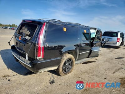 Trzecie zdjęcie samochodu z tyłu: 2013 CHEVROLET SUBURBAN K1500 LTZ VIN:1GNSKKE74DR287517 - miniatura