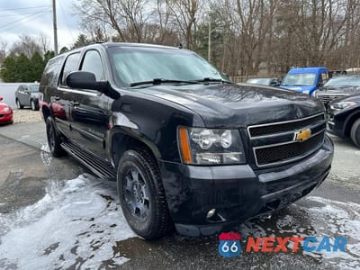 2013 CHEVROLET SUBURBAN K1500 LT 1GNSKJE78DR138778 - główne zdjęcie licytacji z USA - miniatura