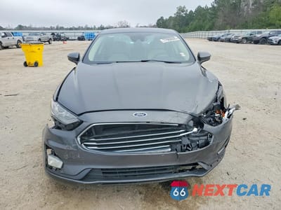 Piąte zdjęcie samochodu w środku: 2020 FORD FUSION SE VIN:3FA6P0HDXLR201377 - miniatura