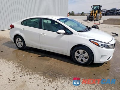 Czwarte zdjęcie samochodu z boku: 2018 KIA FORTE LX VIN:3KPFK4A78JE273266 - miniatura