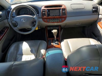 Zdjęcie 8 z 11 samochodu: 2004 TOYOTA CAMRY XLE VIN:4T1BE30K94U315287 - miniatura