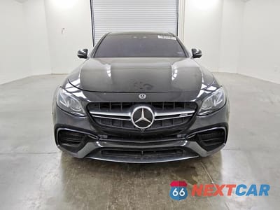 Piąte zdjęcie samochodu w środku: 2018 MERCEDES-BENZ E 63 AMG-S VIN:WDDZF8KBXJA424614 - miniatura